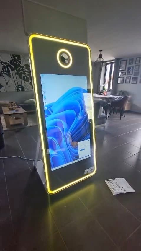 Le photobooth miroir réel vu de trois quarts